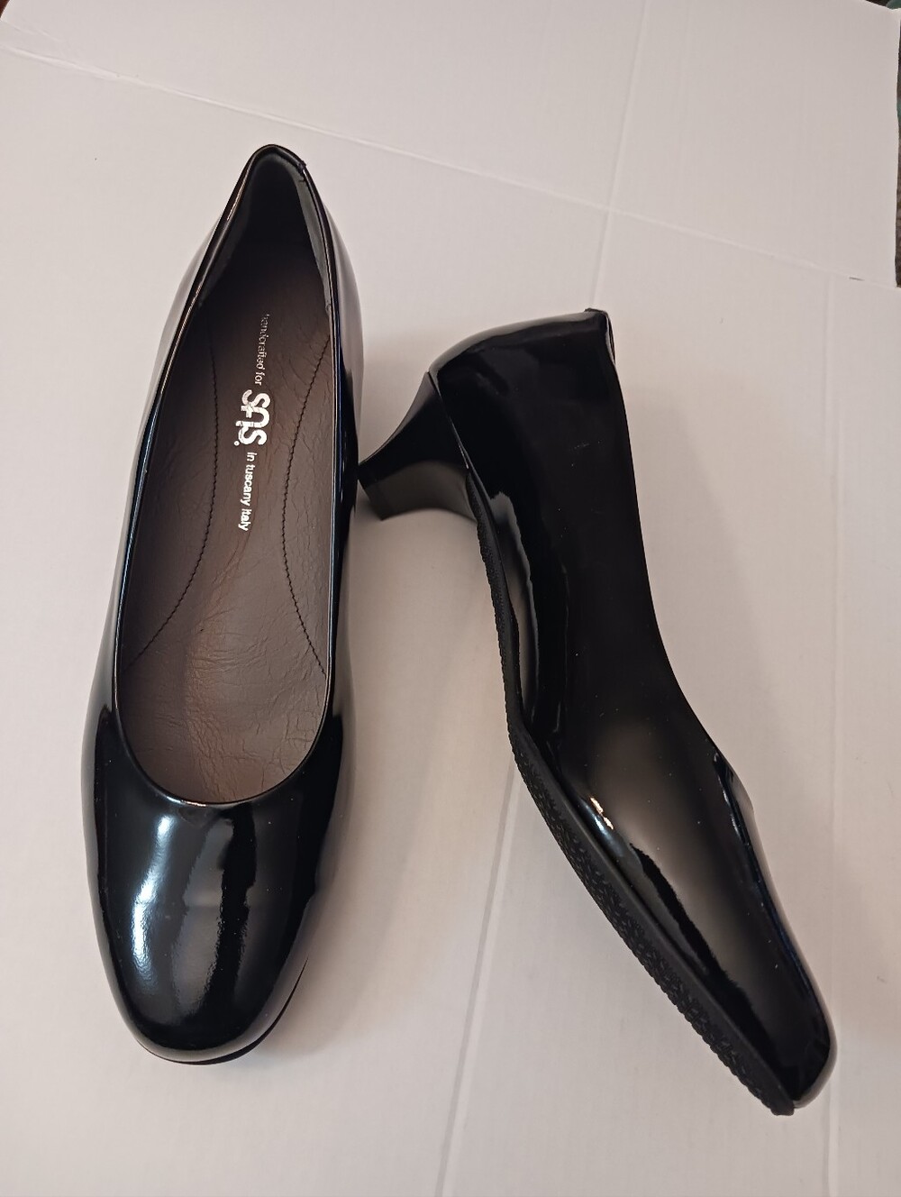 SAS Elaine Kitten Heel Black Patent Leather Made in Italy Sz 10M NEW No Box